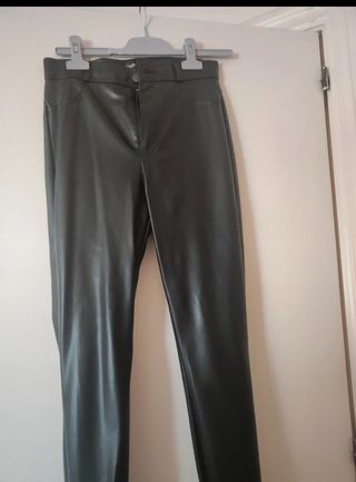 Pantalón cuero nuevo Zara