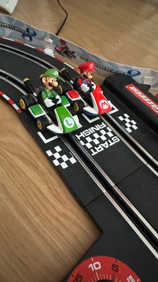 Scalextric Mario Bross