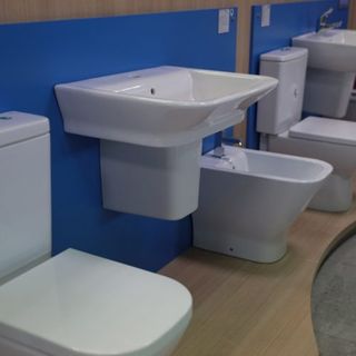 Instalación de sanitarios (inodoros, bidés, lavabo