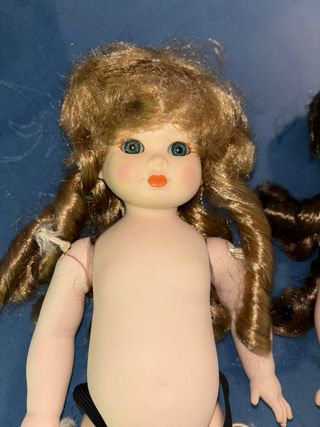 Lote 2 muñecas porcelana de 40cm desnudas