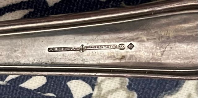 Mestolo e pinza per alimenti