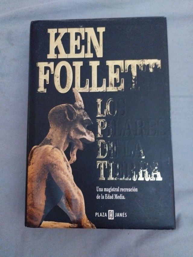 Ken Folertt. Los pilares de la tierra