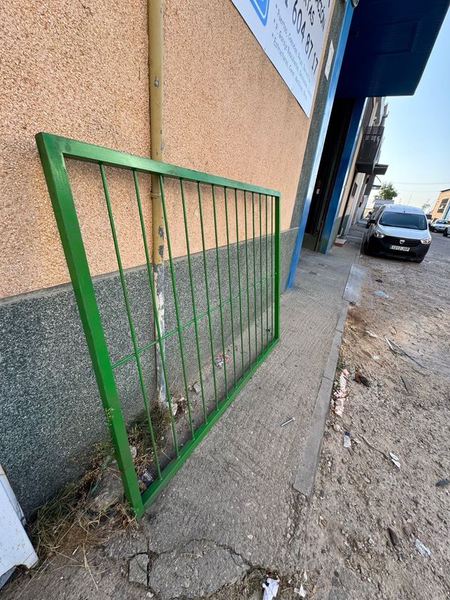 REJA DE BARROTES MACIZAS