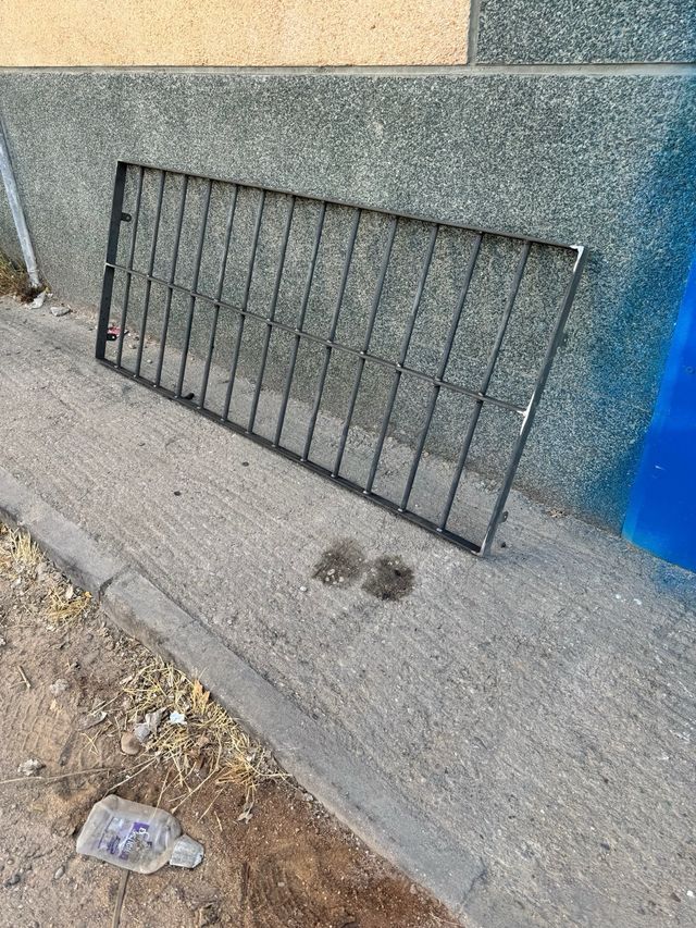 REJA BARROTES MACIZA