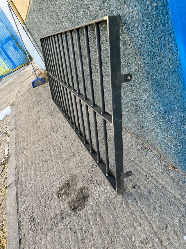 REJA BARROTES MACIZA