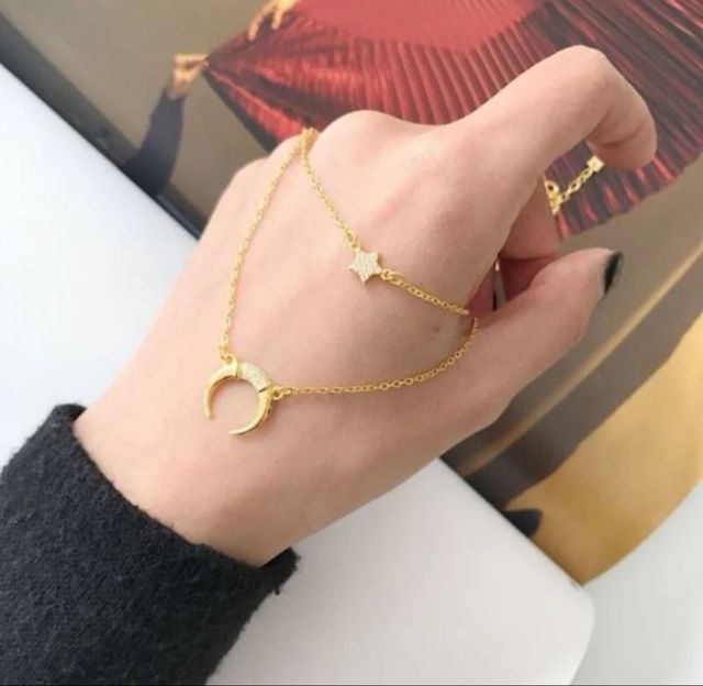 Collar luna a 10 € la unidad. De Plata maciza.