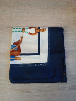 Pañuelo Loewe