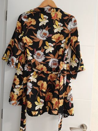 Kimono negro flores mostaza