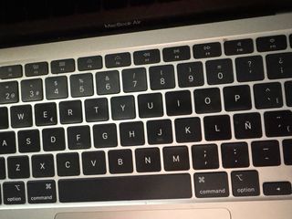 Macbook air 2020 pantalla negra 