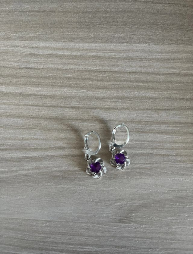 orecchini pendenti da donna con pietra viola