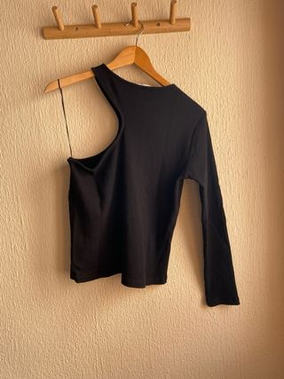 Top negro asimetrico - mango