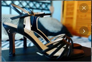 Sandalias negras tacón piel