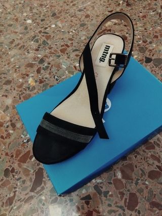 Sandalias de plataforma negras Mustang