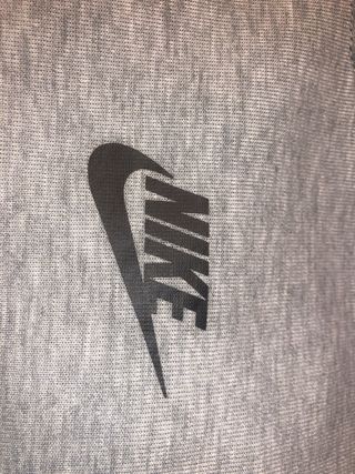 NIKE TECH GRIS