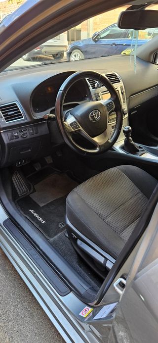 Toyota Avensis 2014