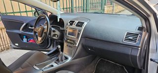 Toyota Avensis 2014