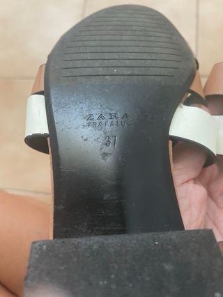 Sandalias planas de Zara