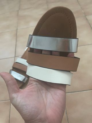 Sandalias planas de Zara