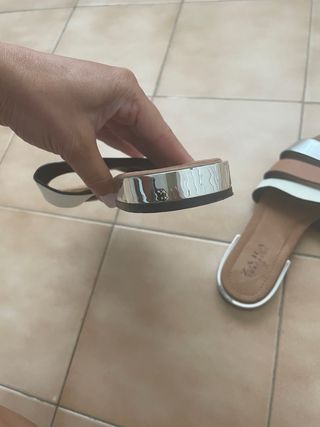 Sandalias planas de Zara