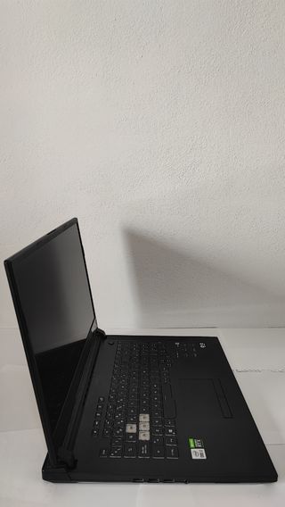 Portátil Asus ROG Strix G712LW