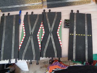 20 lote scalextric off road contiena ( 8 curvas,