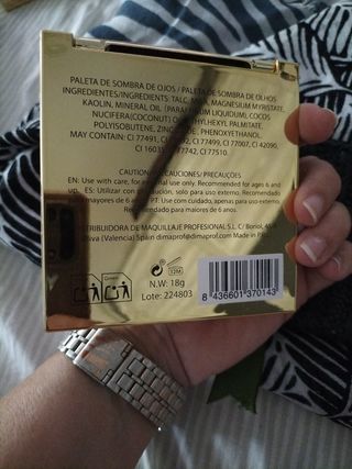 Lote regalo mujer monedero, pañuelo y sombras