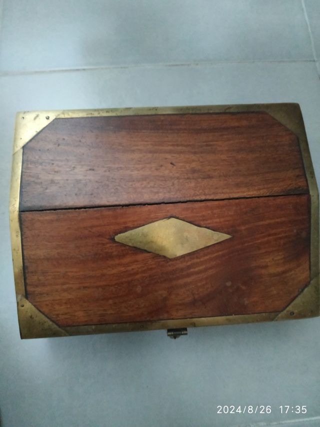 Caja Inglesa madera y latón