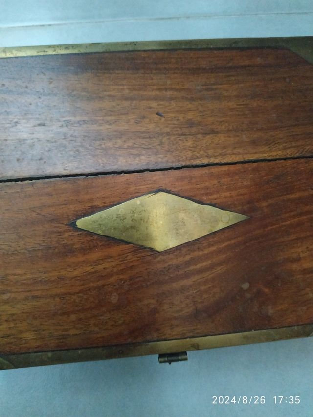 Caja Inglesa madera y latón