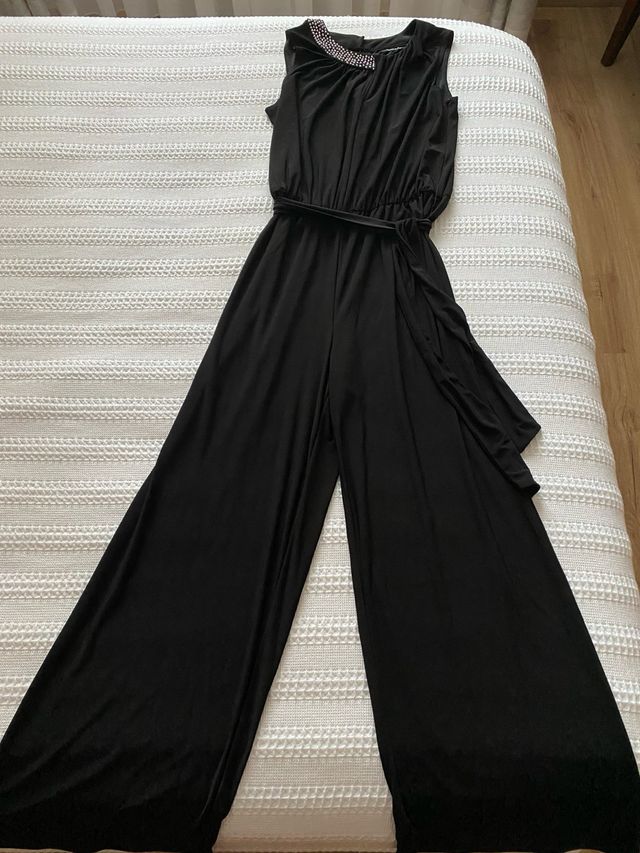 Moni negro de vestir