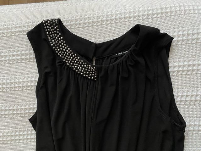 Moni negro de vestir