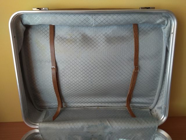 Maleta de piel o imitación vintage