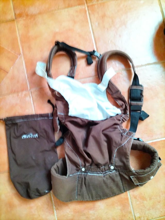 Fular, mochila, camiseta de porteo y abrigo