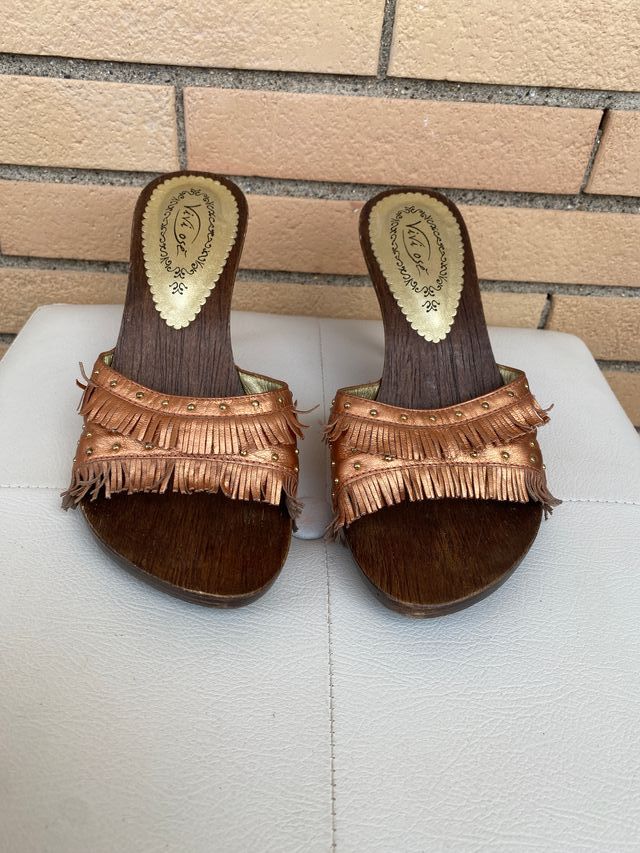 Zoccoli vivi osè legno con frange 37