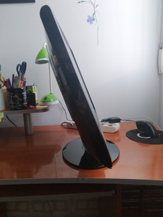 MONITOR LCD 22"- 2D y 3D