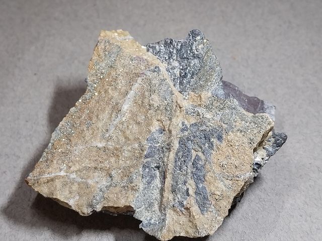 Minerali - Calcopirite ed ematite