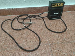 Vendo guitarra eléctrica casi nueva y amplificador