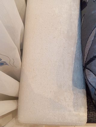 Sofá blanco y negro viscoelástica