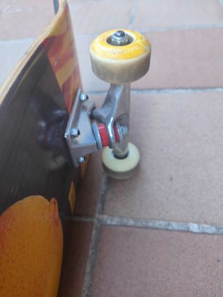 Vendo patinete marca Tricks poco uso