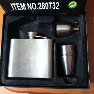 Estuche con petaca y vasos