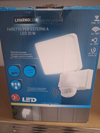 Foco de exterior LED con sensor.