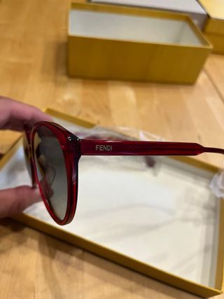 Gafas Fendi FE40029U nuevas rojo transparente