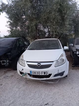 Opel Corsa 1.3 faro retrovisor piloto botón malete