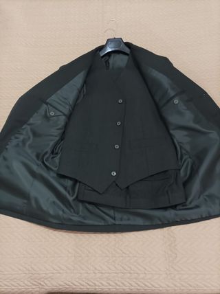 Traje hombre gris verdoso completo