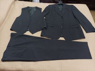 Traje hombre gris verdoso completo