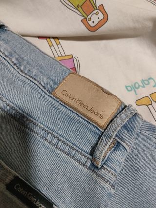 Pantalones vaqueros chica Calvin Klein