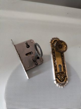 Tiradores + cerraduras puertas armarios