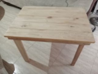 Mesa auxiliar interior y exterior maciza