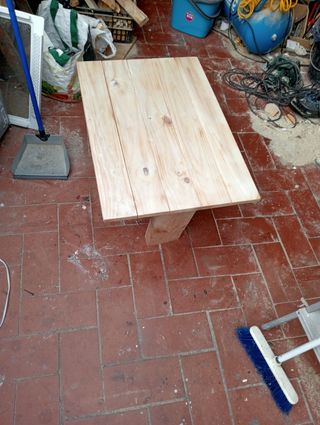 Mesa auxiliar interior y exterior maciza