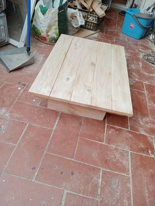 Mesa auxiliar interior y exterior maciza