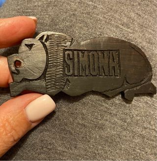 Portachiavi in legno intagliato a mano